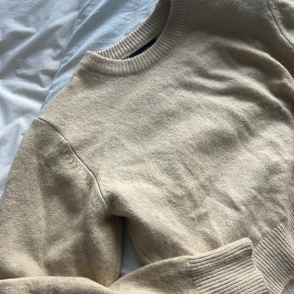 Danielle Bernstein tan sweater - Picture 3 of 6